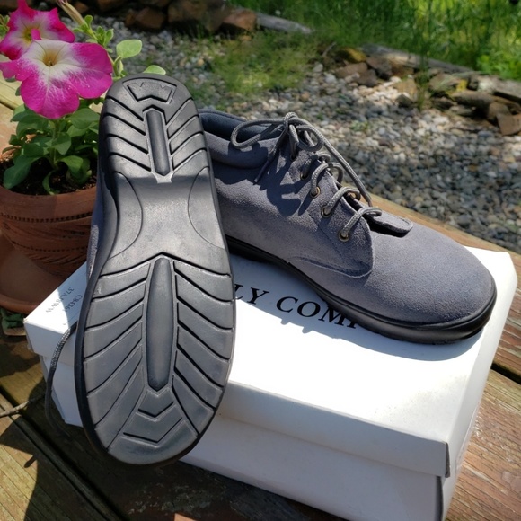 Leather shoe - Picture 1 of 3